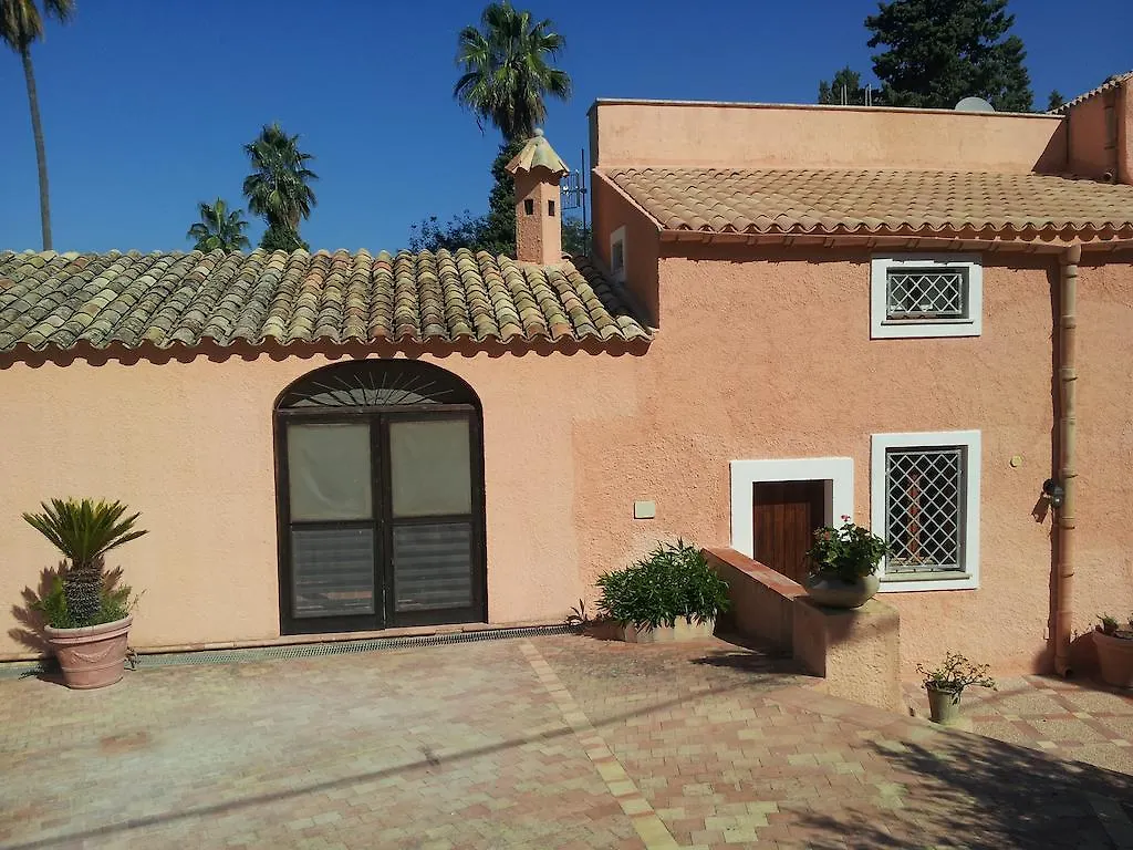 La Mansarda Guest House Valderice Italy