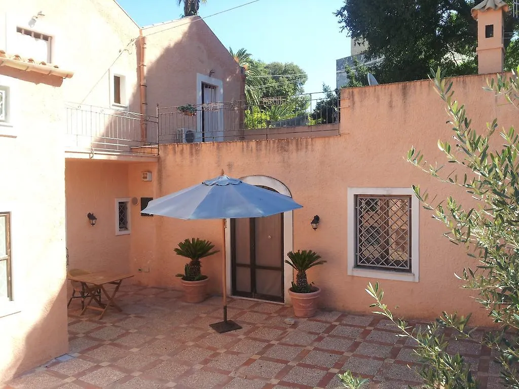 La Mansarda Guest House Valderice
