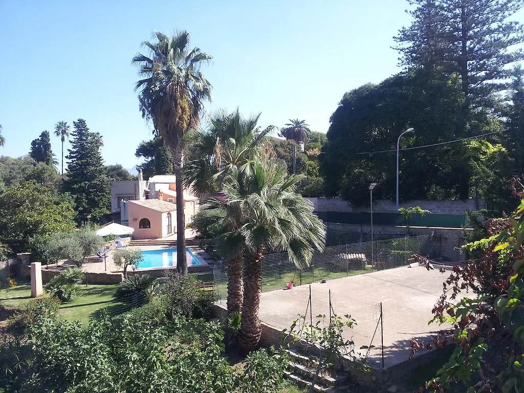 La Mansarda Guest House Valderice Country house